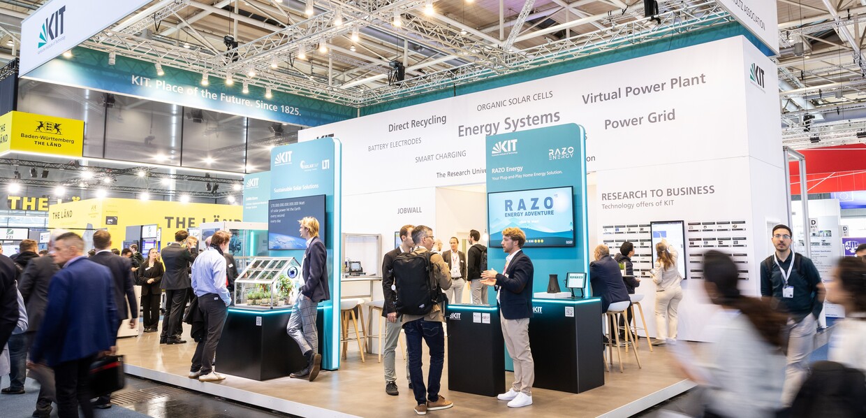 Sandra Göttisheim, KIT Messestand des Karlsruher Institut für Technologie auf der Hannover Messe.